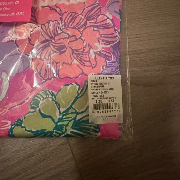 Lilly Pulitzer scarf "Pink Isle" - Picture 5 of 7